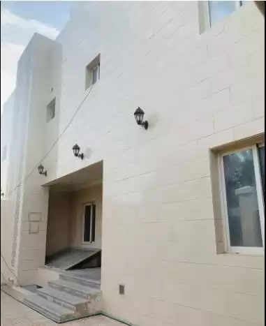 Residential Ready Property 1 Bedroom U/F Apartment  for rent in Al Sadd , Doha #15959 - 1  image 